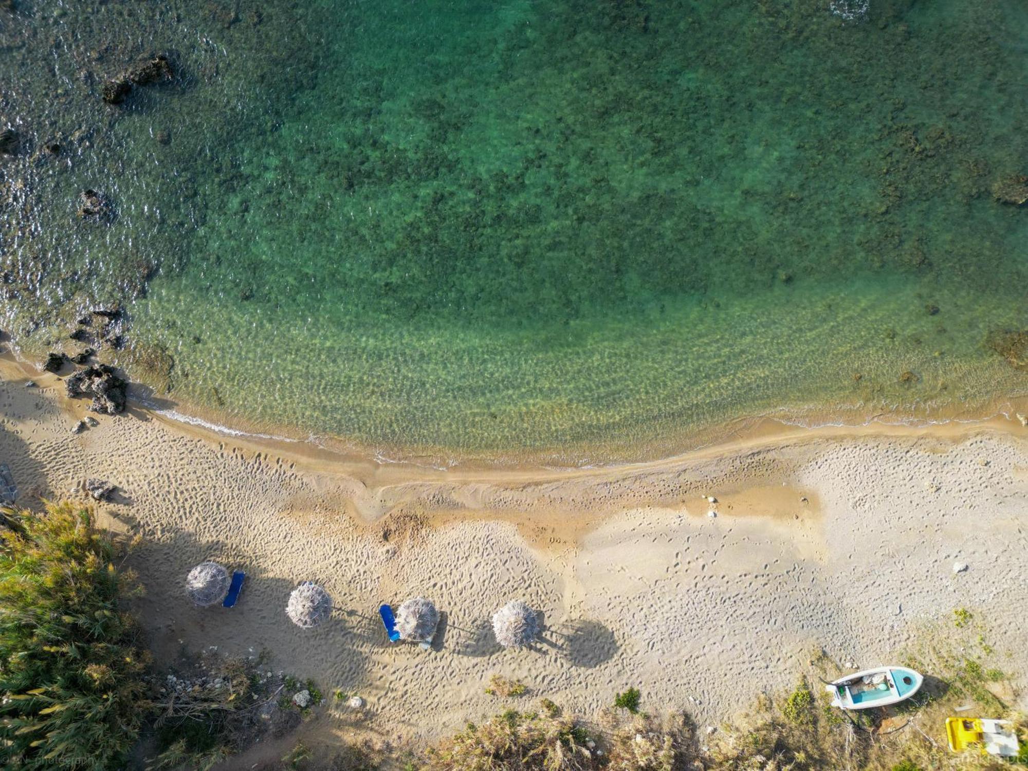 Kanakis Blue Beach Apartments Petres  Exterior foto